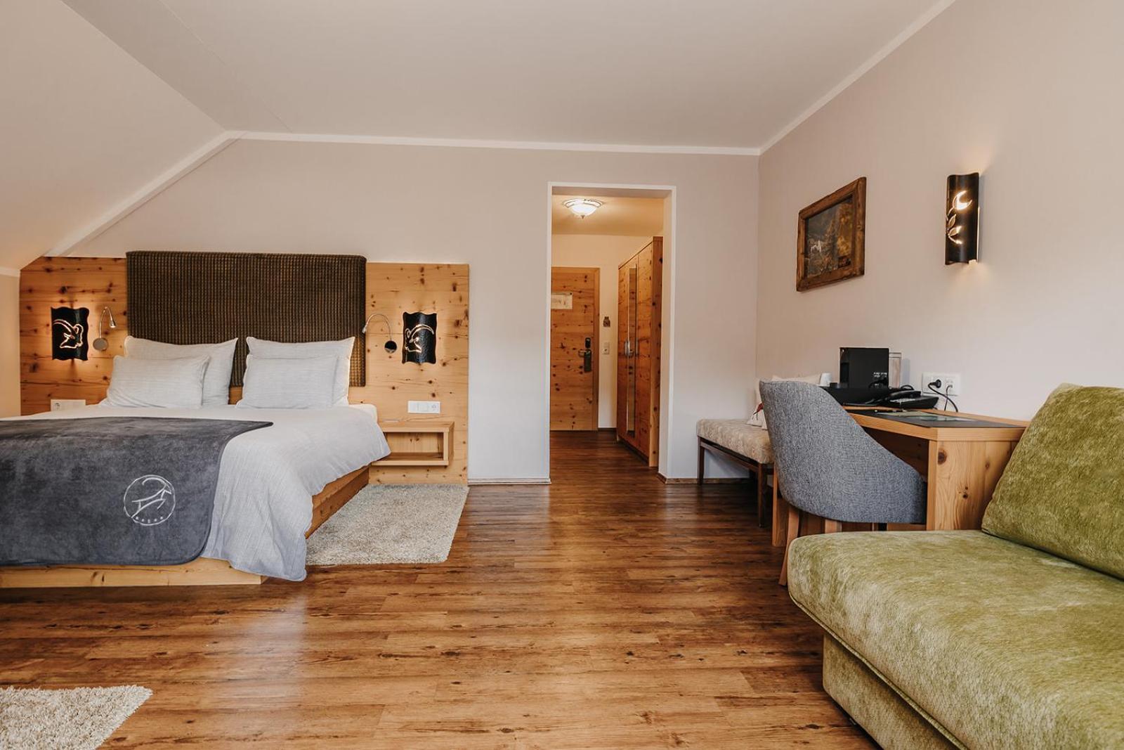 Almgut - Mountain Wellness Hotel ザンクト・マルガレーテン・イム・ルンガウ エクステリア 写真