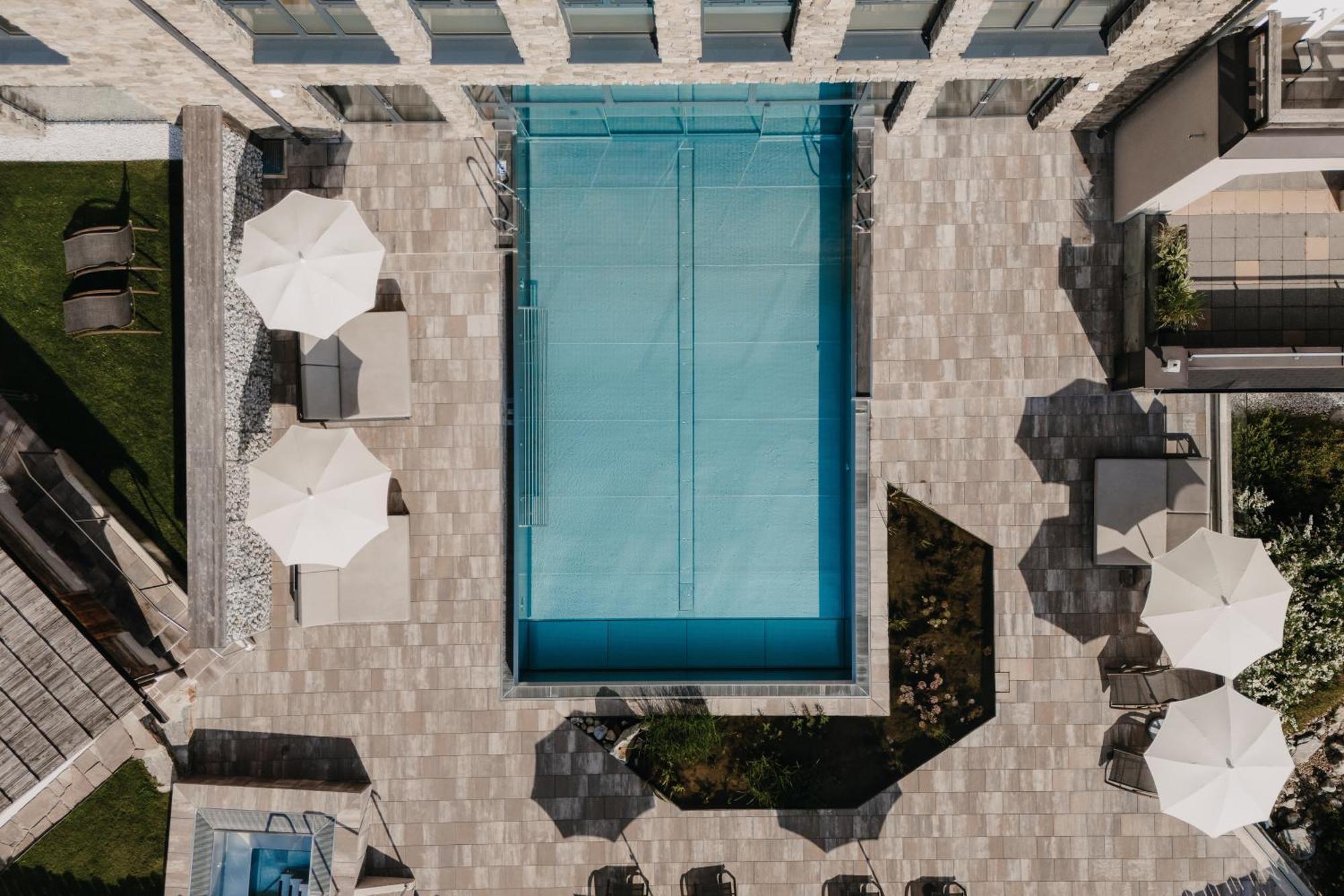 Almgut - Mountain Wellness Hotel ザンクト・マルガレーテン・イム・ルンガウ エクステリア 写真
